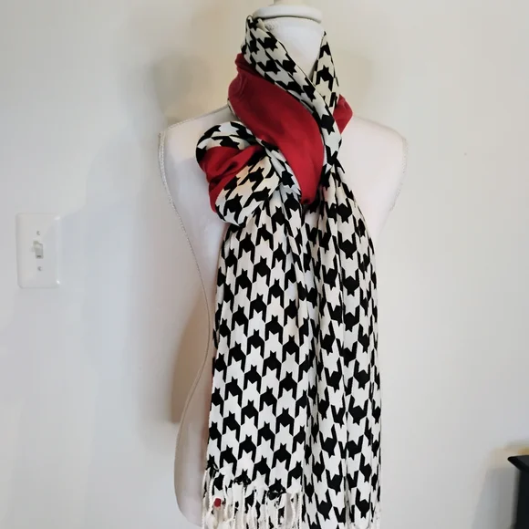 London Fog Red and Black Houndstooth Scarf and Gloves Set - Picture 13 of 17